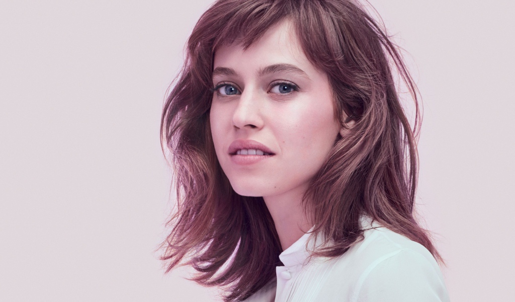 Французская актриса  Лу де Лааж