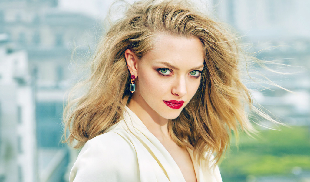 Зеленоглазая блондинка, актриса Аманда Сейфрид