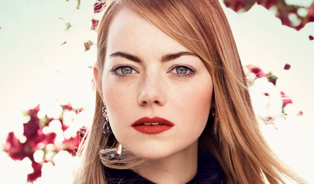 Рыжеволосая красивая актриса Эмма Стоун