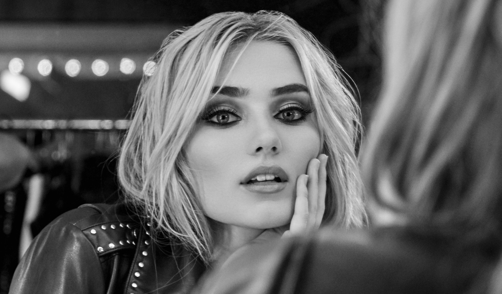 Молодая американская актриса Мег Доннелли черно белое фото