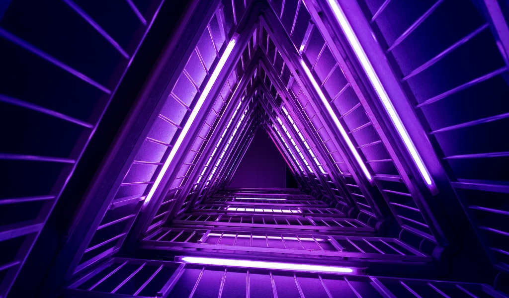 Неоновая подсветка на перилах лестницы