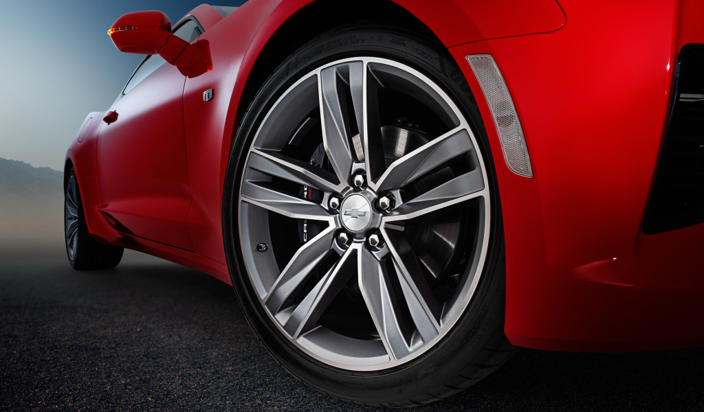 Заднее колесо  автомобиля Chevrolet Camaro SS 2018
