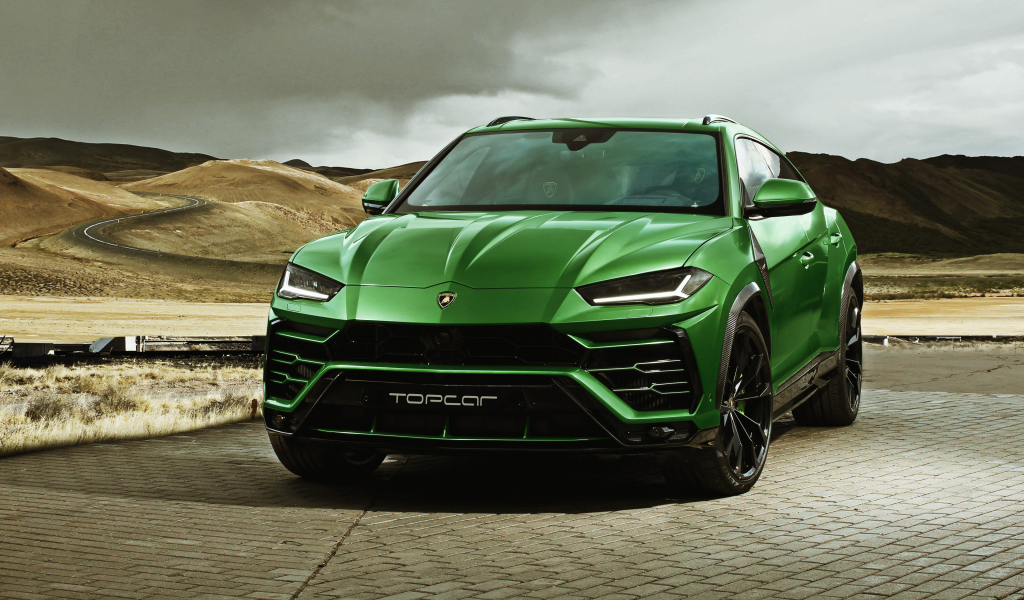 Зеленый внедорожник Lamborghini Urus, 2018 года