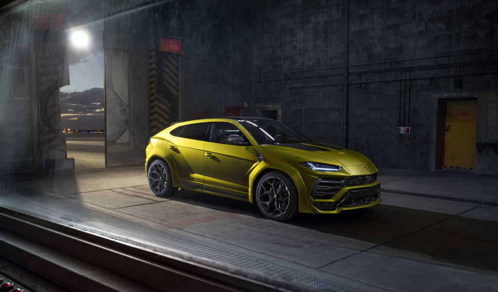 Новый автомобиль Lamborghini Urus Esteso 2019 года в ангаре