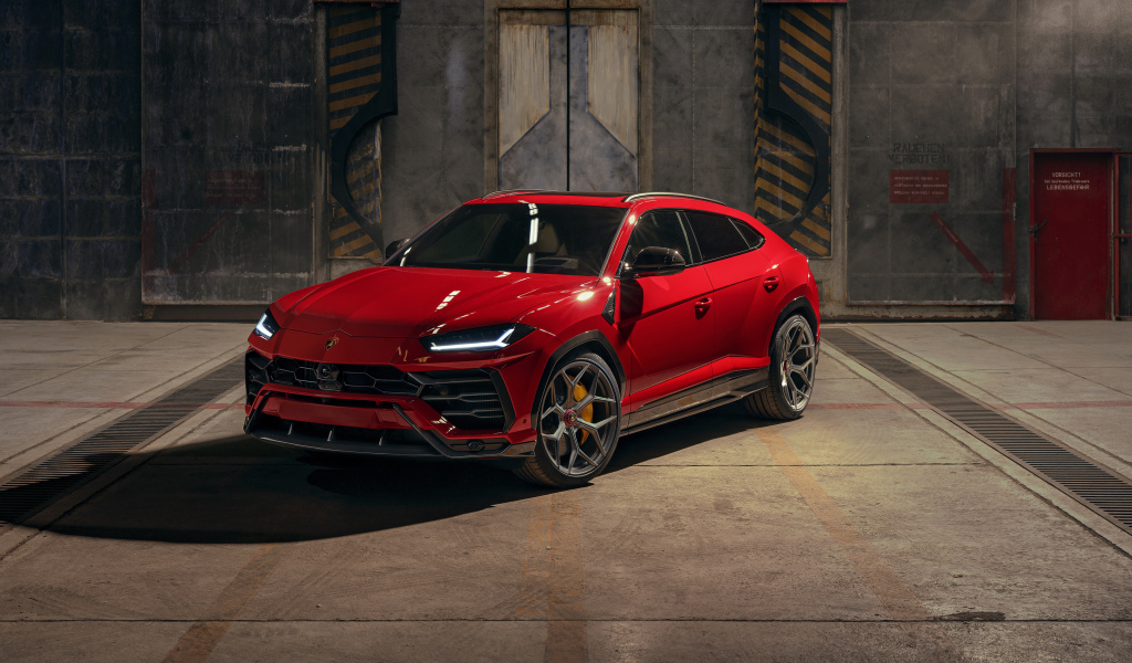 Красный Novitec Lamborghini Urus 2019 года в ангаре