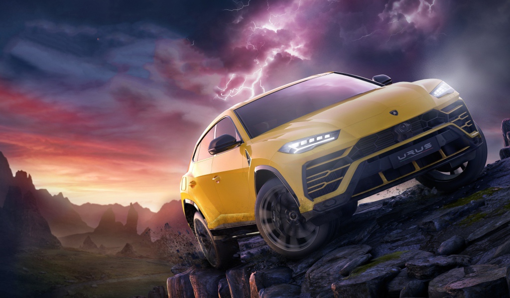 Желтый внедорожник Lamborghini Urus на фоне грозового неба