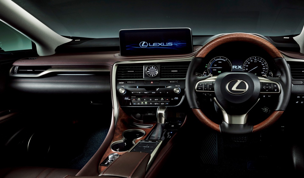 Салон автомобиля Lexus RX 450h 2019 года 