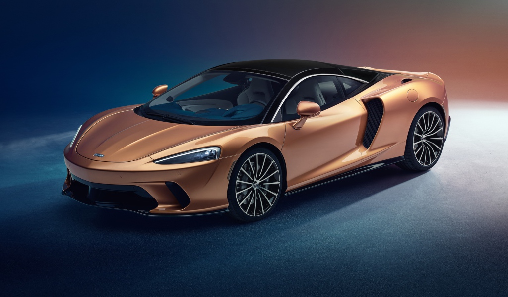 Коричневый автомобиль McLaren GT Superlight 2019 года