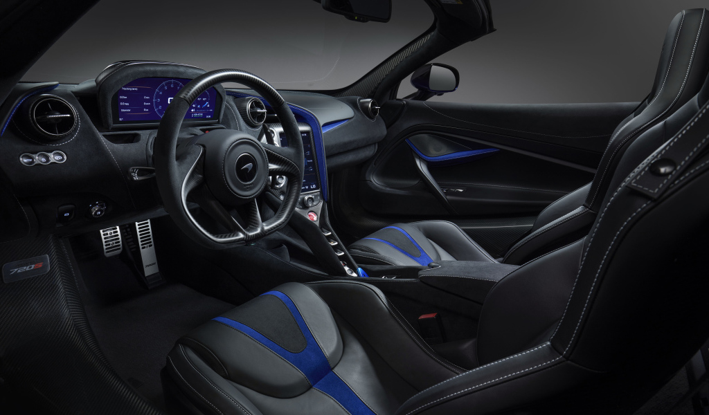Салон автомобиля McLaren 720S Spider,  2019 года 