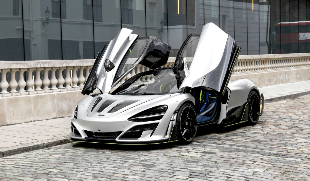 Спортивный автомобиль  McLaren 720S, 2019 года с открытыми дверями