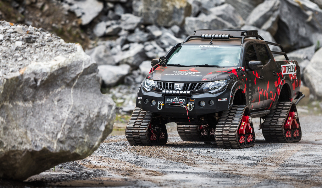 Внедорожник Mitsubishi L200, 2018 года в горах 