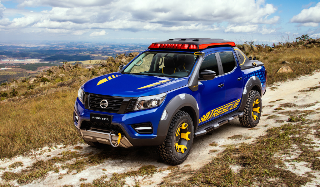 Внедорожник Nissan Frontier Sentinel 2018 года на фоне неба