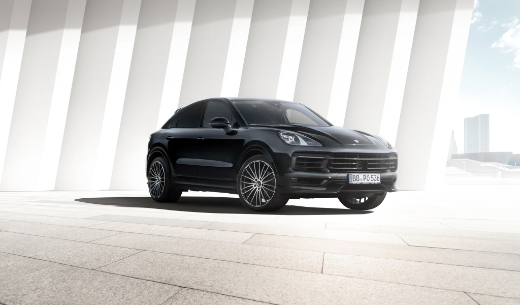 Черный стильный Porsche Cayenne Coupe 2019 года
