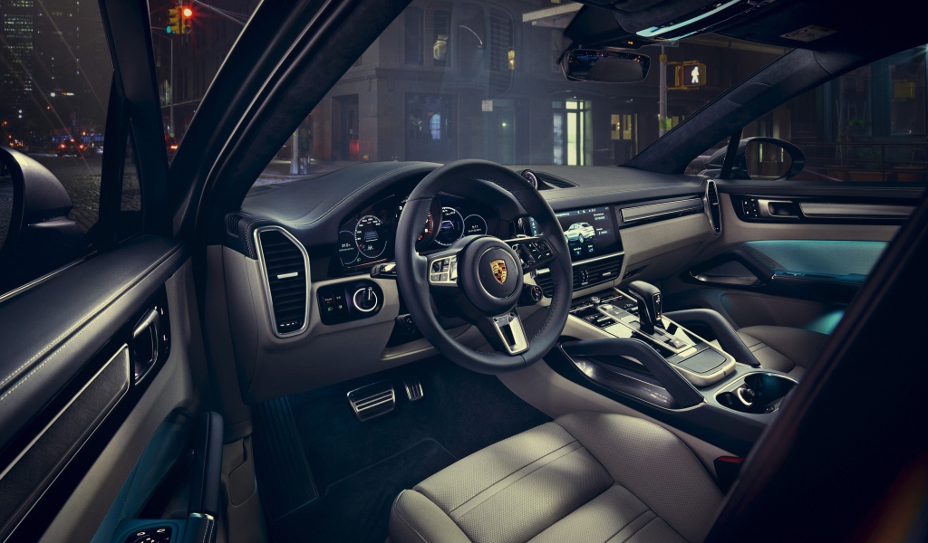 Кожаный стильный салон Porsche Cayenne Coupe, 2019  года