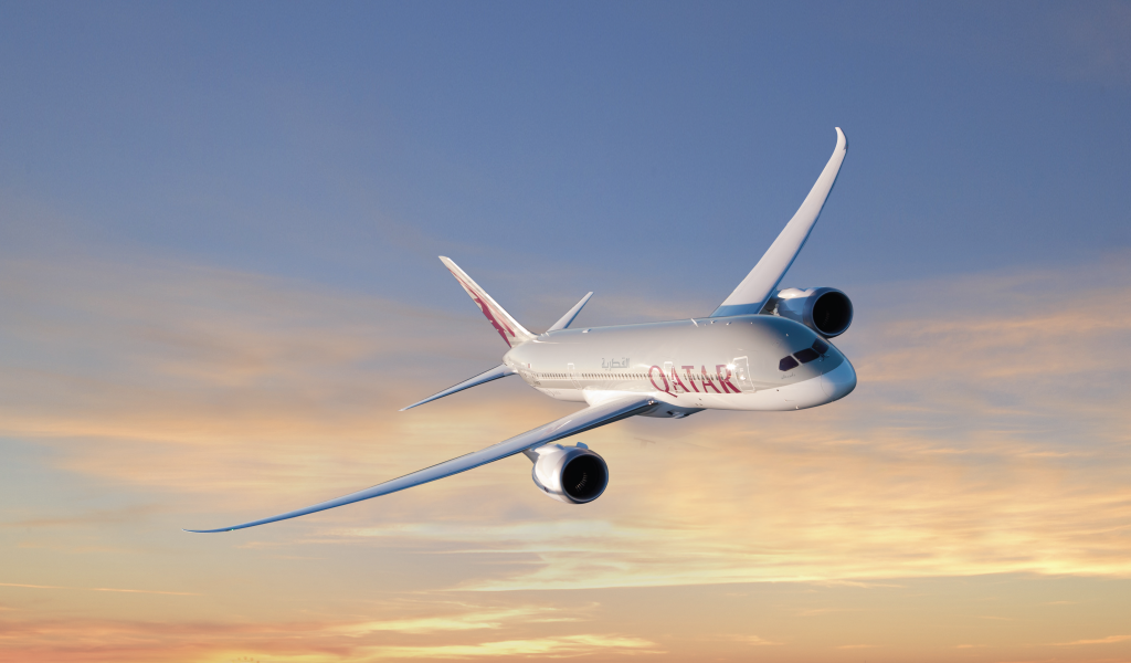 Боинг авиакомпании Qatar в небе