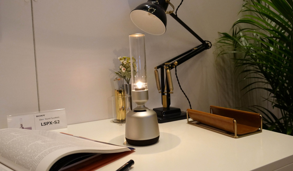 Стеклянная беспроводная колонка  Sony LSPX-S2, CES 2019