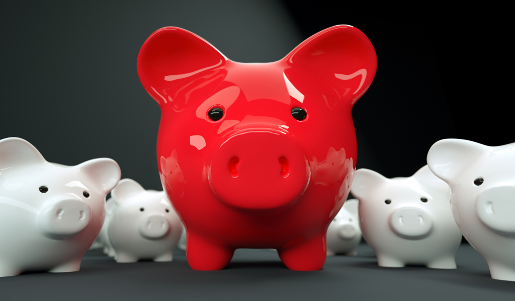 Большая красная свинья копилка на фоне белых