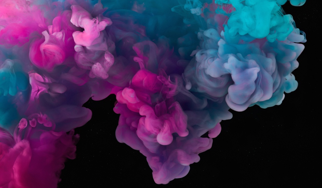 Разноцветный густой дым на черном фоне