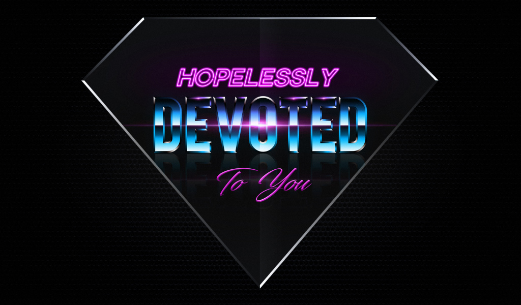 Надпись на английском Devoted to you Hopeless на черном фоне