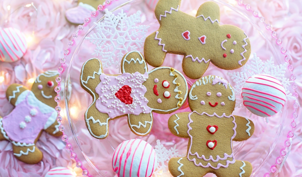 Забавное печенье в форме человечков с глазурью 