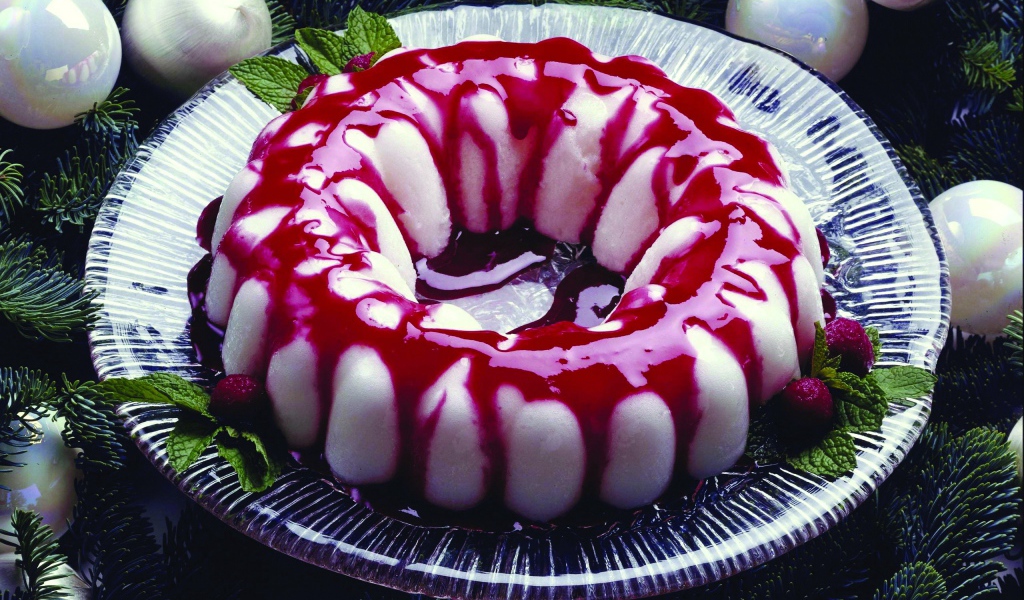 Пирог суфле с малиновым сиропом 