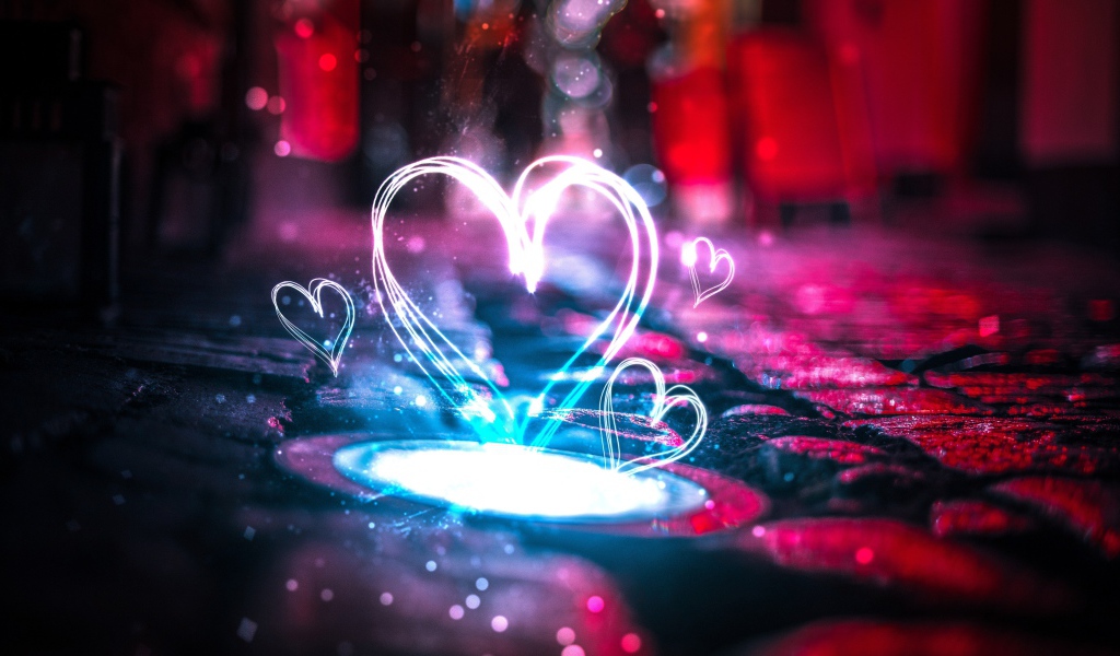 Неоновое сердце на дороге