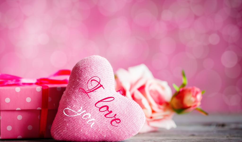 Мягкое розовое сердечко для любимой 