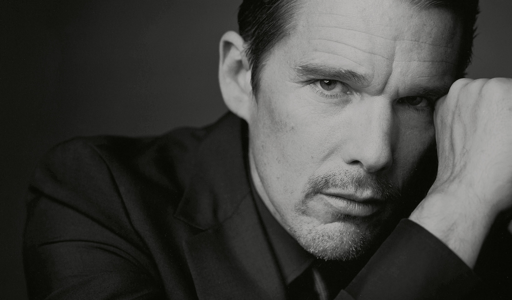 Стильный мужчина, актер Итан Хоук черно белое фото 