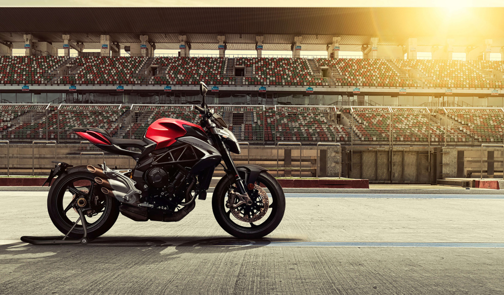 Гоночный мотоцикл MV Agusta Brutale