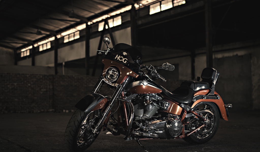 Стильный большой мотоцикл Harley-davidson