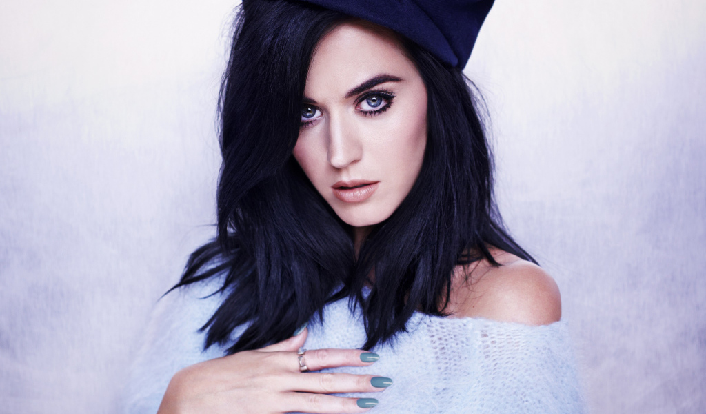 Голубоглазая брюнетка певица Кэти Перри