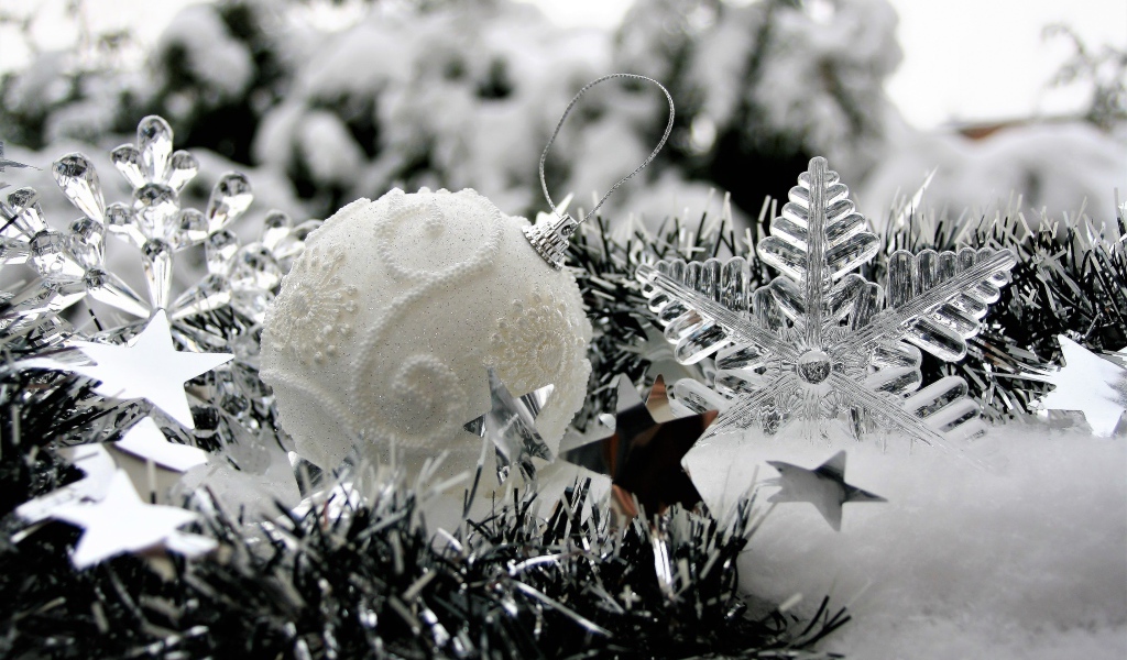 Красивые елочные украшение на Новый год 2020