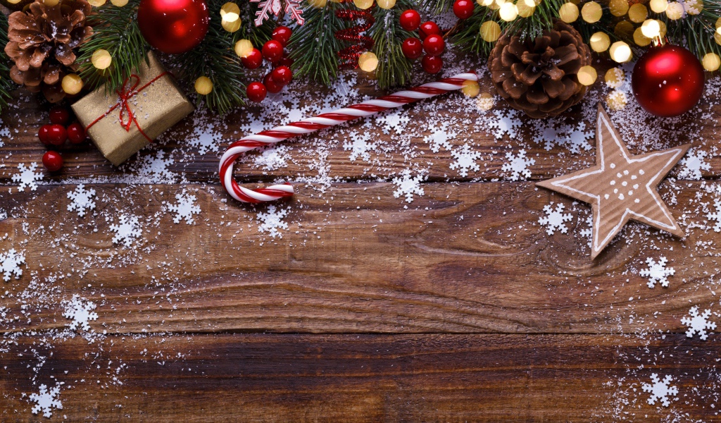 Новогодний декор на деревянном фоне, шаблон для открытки 