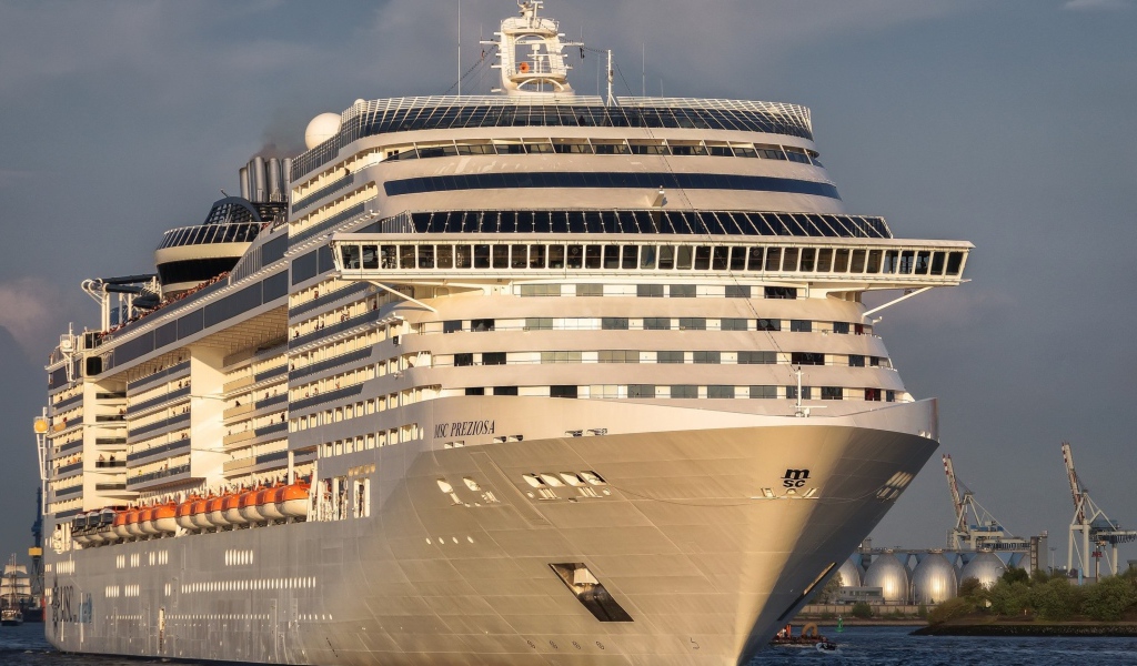 Круизный лайнер MSC Preziosa отправляется в плаванье