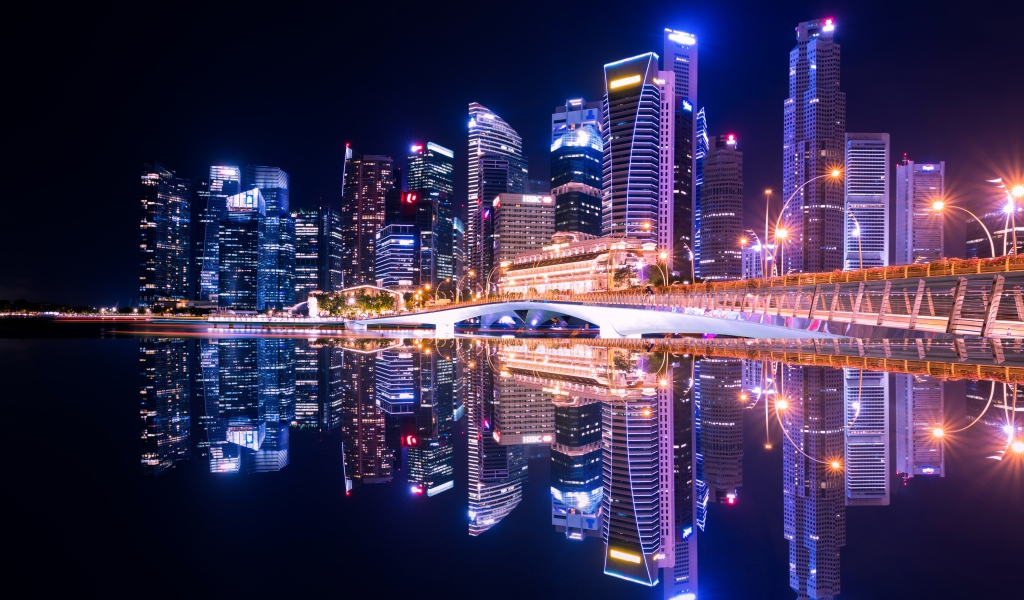 Ночные небоскребы отражаются в воде, город Сингапур, Азия