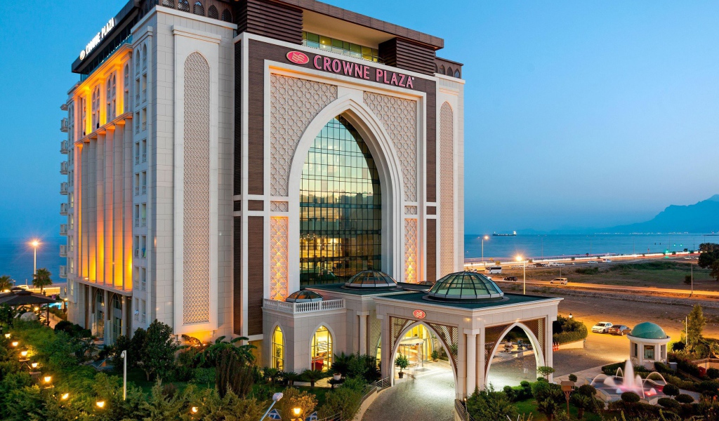 Красивый отель Кроун плаза Анталья, Турция
