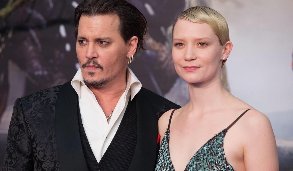 Актер Джонни Депп и актриса  Миа Васиковска