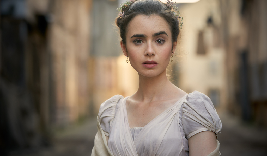 Актриса Лили Коллинз в роли 