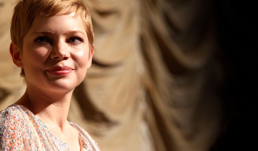 Американская актриса Мишель Уильямс с короткой стрижкой