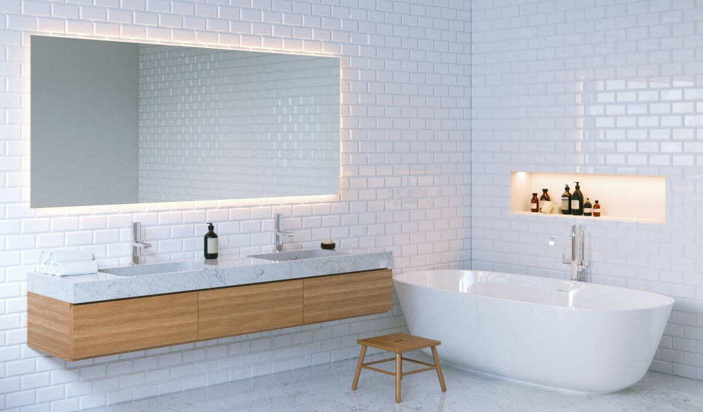 Ванная комната с белыми стенами и большим зеркалом 