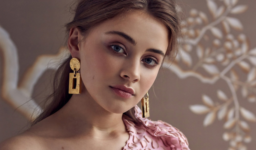 Красивая австралийская актриса Джозефин Лэнгфорд