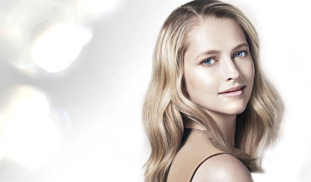 Красивая голубоглазая блондинка, актриса Тереза Палмер