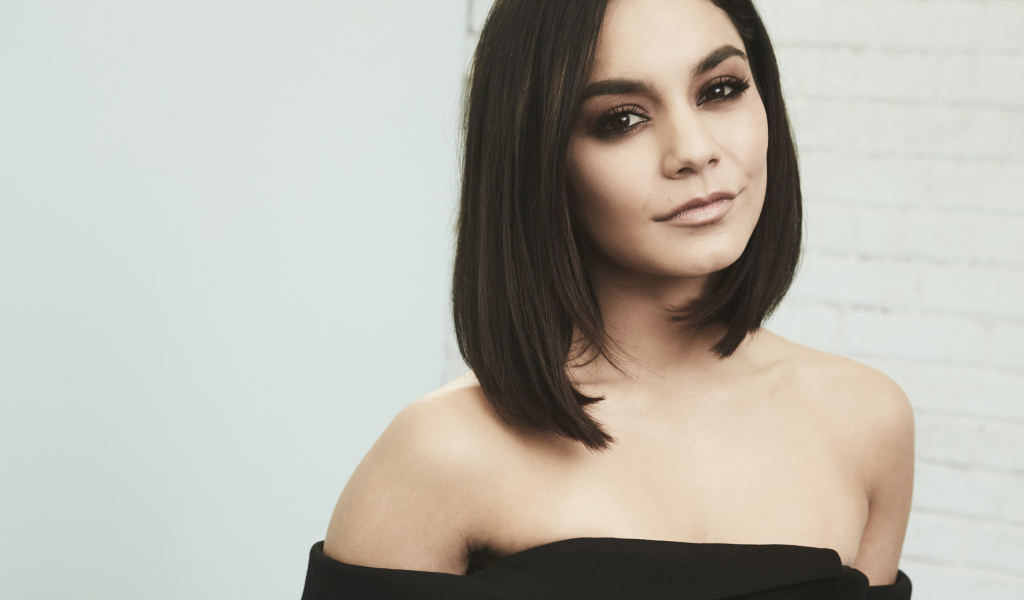 Красивая кареглазая девушка, актриса Ванесса Хадженс