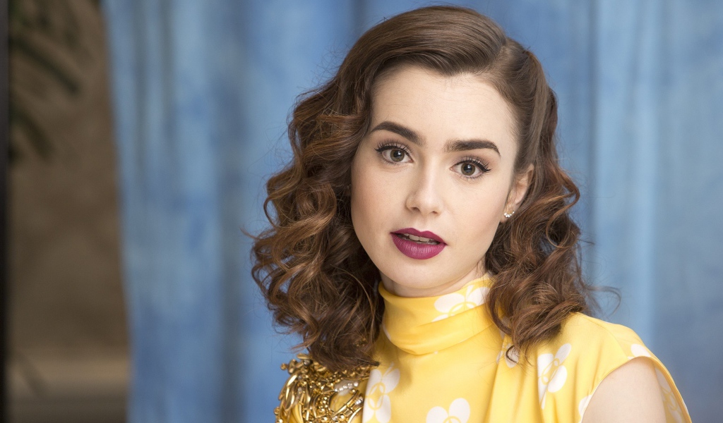 Красивая девушка, актриса Лили Коллинз