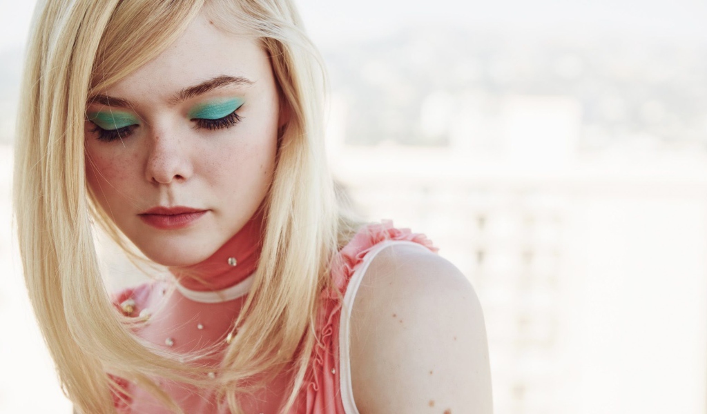 Красивая нежная блондинка, актриса Эль Фаннинг 