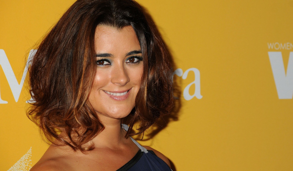 Улыбающаяся актриса Коте де Пабло 