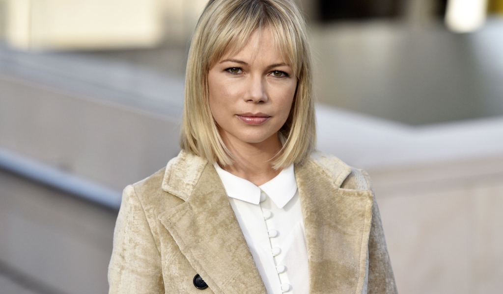 Стильная блондинка, актриса Мишель Уильямс