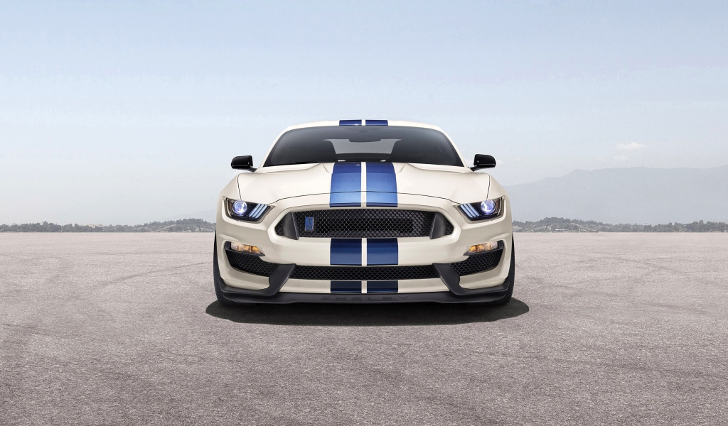 Автомобиль Shelby GT350, 2020 года вид спереди