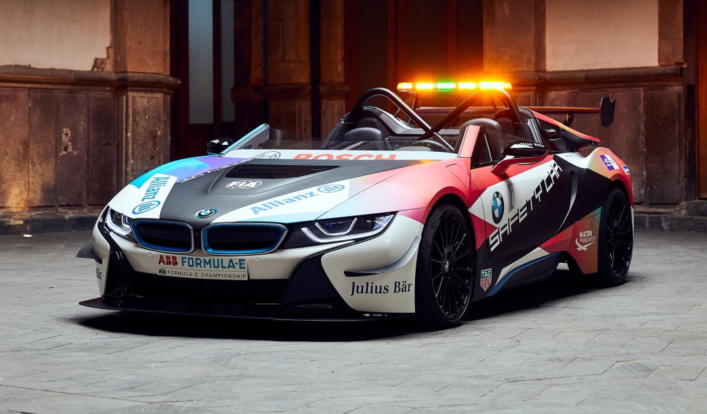 Гоночный автомобиль BMW I8 Roadster 