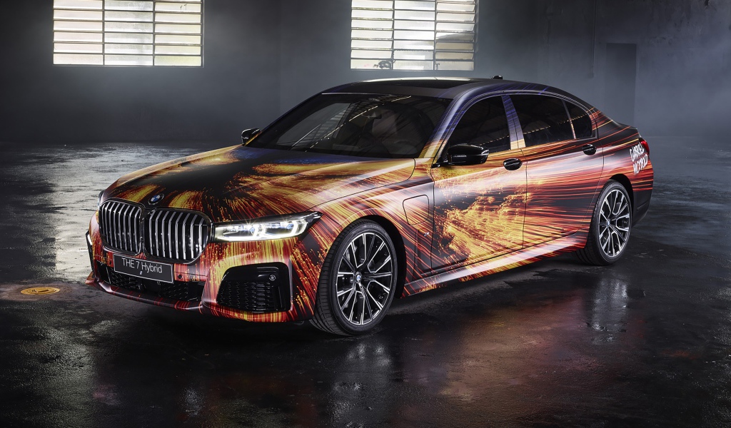 Автомобиль BMW 745e XDrive M Sport, 2020 года в гараже